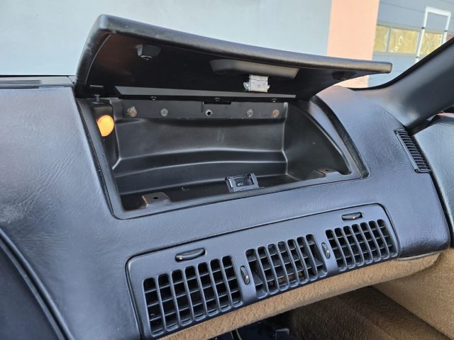 1990 Corvette C4 z pakietem Z51 -6 biegowa skrzynia ! — zdjęcie 54