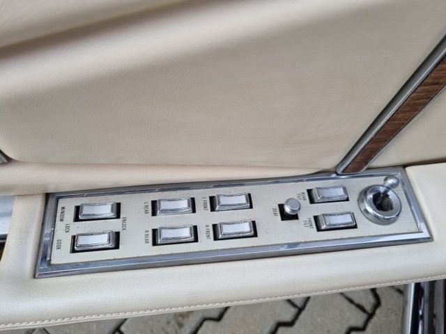 1971 Lincoln Continental Mark III — zdjęcie 6