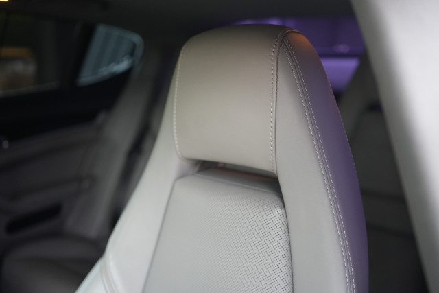 Porsche Panamera 4.8 V8 — zdjęcie 33